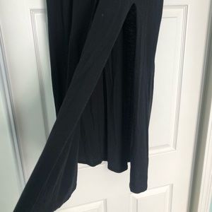 ✨3 for $15 bundle✨ Black Side Silt Maxi Skirt.